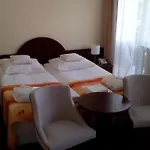 Phoenix Resort *